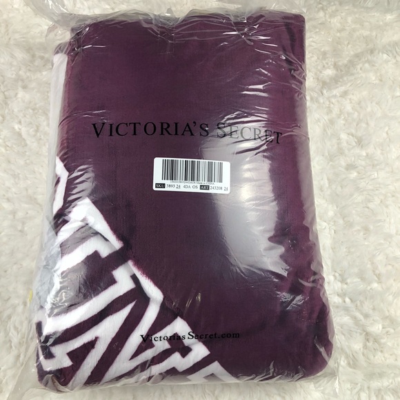 VS Pink Maroon Burgundy Blanket Sherpa - Picture 3 of 3